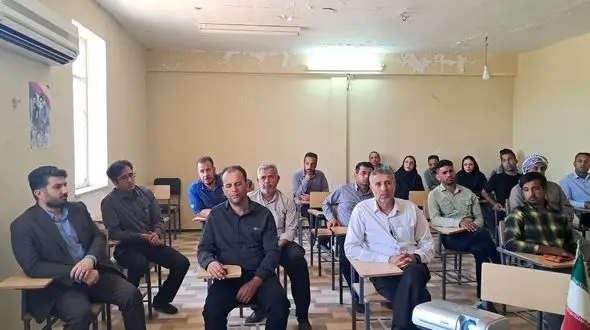 کشاورزان با پیامد های آتش زدن کاه و کلش آشنا شدند