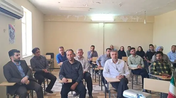 کشاورزان با پیامد های آتش زدن کاه و کلش آشنا شدند