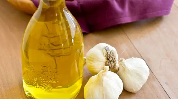 مهم ترین درمان ها با روغن سیر 