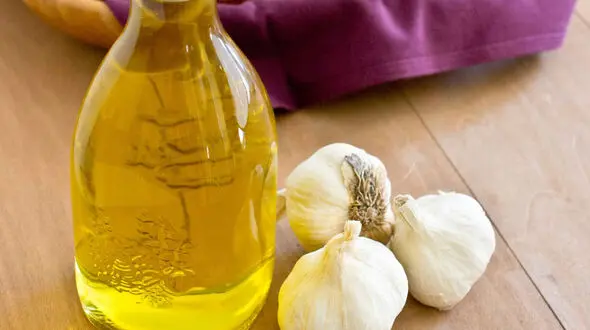 مهم ترین درمان ها با روغن سیر 