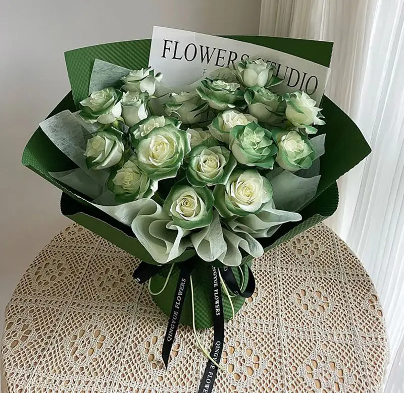 دسته گل سبز و سفید