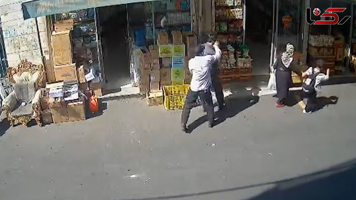 فیلم لحظه سرقت موبایل در روز روشن بازار تهران/ دزد دونده موبایل را در کمتر از ۱۰ ثانیه ربود!