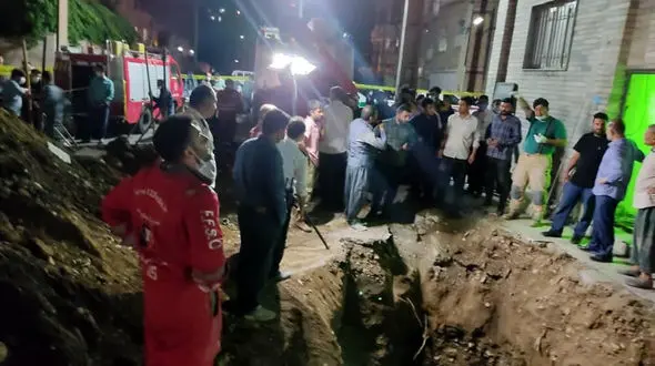 تلاش برای نجات مرد محبوس در عمق زمین / آیا مرد کرجی در جستجوی گنج بود؟+ عکس