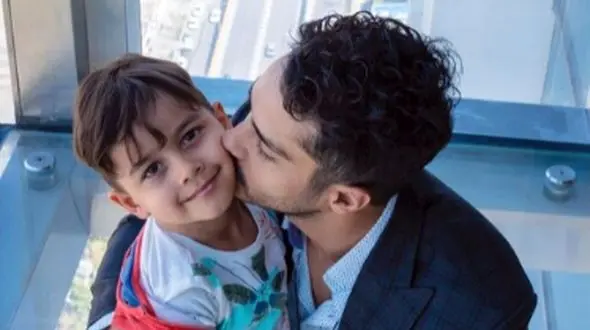 فیلم/ پدرانه های خطرناک و هیجان انگیز ساعد سهیلی با پسرش هامون در بالکُن شیشه ای / از این ارتفاع آدم سرش گیج میره