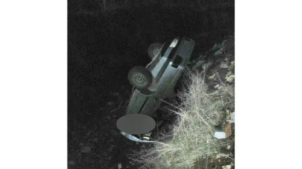 سقوط خودرو به همراه 3 خانم جوان به ته دره+ عکس