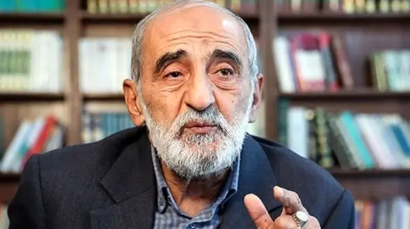 شریعتمداری: پزشکیان سیاست را نمی فهمد!