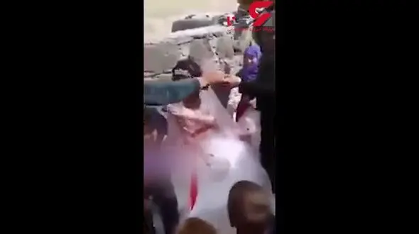 کتک زدن عروس در حین مراسم جشن رسم عجیب ترک ها+ فیلم