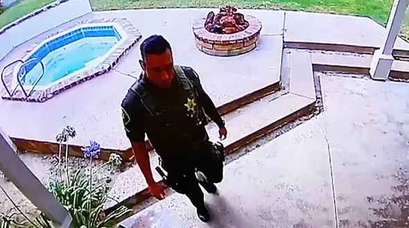 افسر پلیسی که سارق از آب درآمد + فیلم