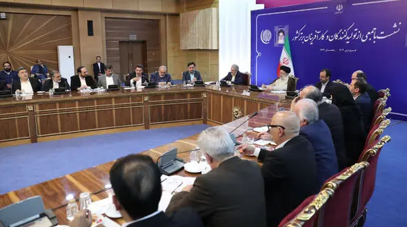 هیچ تصمیمی در بخش اقتصادی بدون نظر فعالین بخش خصوصی گرفته نشود