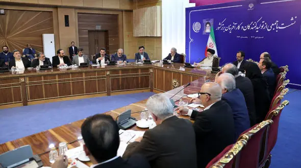 هیچ تصمیمی در بخش اقتصادی بدون نظر فعالین بخش خصوصی گرفته نشود