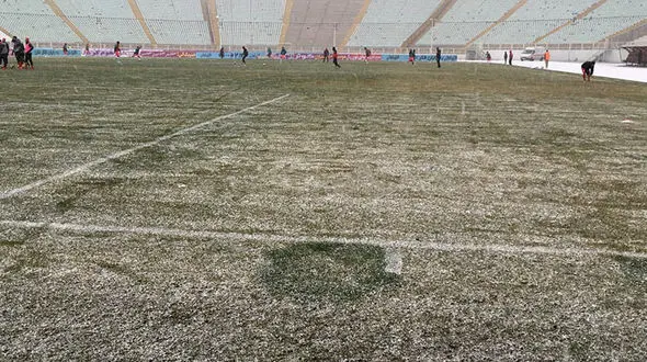 برف شدید در ورزشگاه یادگار امام
