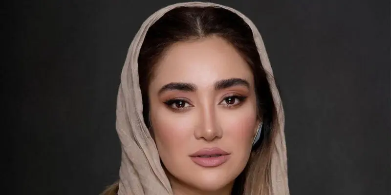 کت و شلوار سرمه‌ای بهاره افشاری