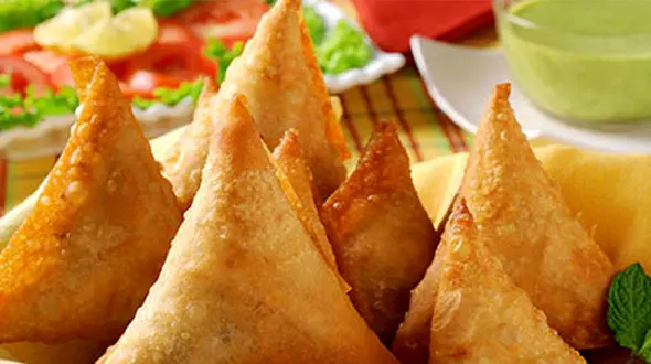 یوفکای سوسیس با سس گوجه فرنگی تند+دستور تهیه