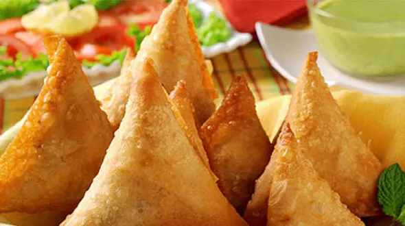 یوفکای سوسیس با سس گوجه فرنگی تند+دستور تهیه