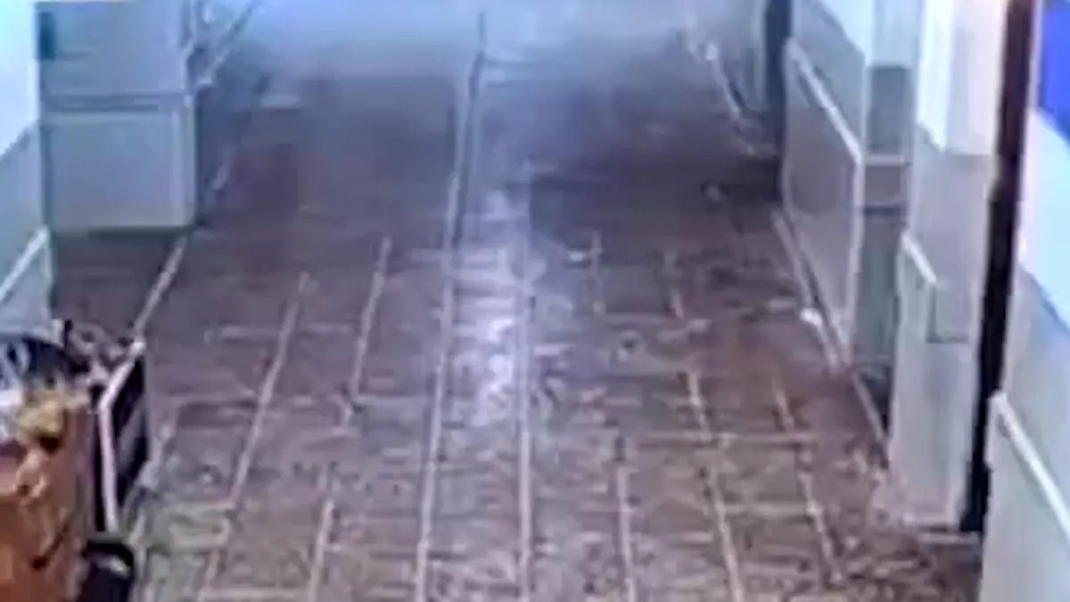 وقتی سیلاب وارد کلاس درس می‌شود؛ زنگ خطر برای مدارس ناایمن