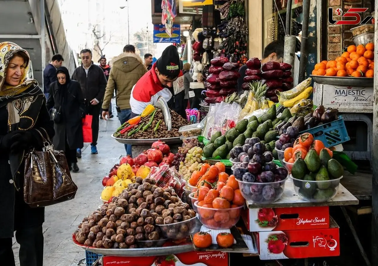 ایران 21 میلیون خانوار کارگری و 4 میلیون خانواده دولتی دارد/ همیشه به حقوق کارمندان می افزایند کارگران فقیرتر می شوند