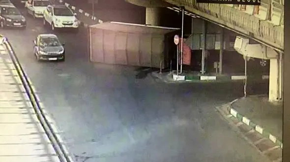 عجیب ترین عکس از تصادفی هولناک زیر پل سئول / صبح امروز رخ داد