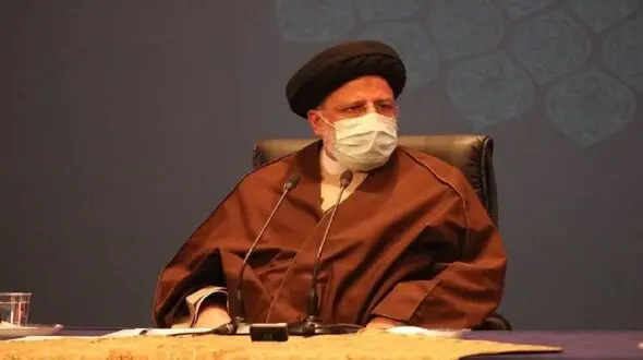 رئیسی: افراد به سرعت دُز دوم وسوم واکسن را دریافت کنند / محدودیت ورود مسافر از برخی کشورها