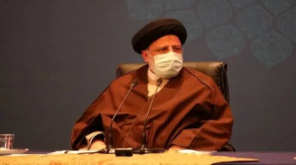 رئیسی: افراد به سرعت دُز دوم وسوم واکسن را دریافت کنند / محدودیت ورود مسافر از برخی کشورها