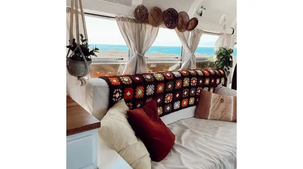 جذاب‌ترین اتوبوس جهان را دیده اید؟ / زوج ماجراجو با عشق ساختند ! + تصاویر