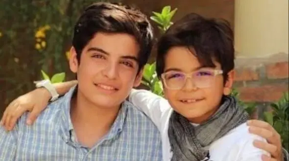 عکس / رونمایی از پدر و مادر زیبا و جوان  مانی رحمانی، جواد سریال «بچه مهندس»+ خلاقیت تحسین برانگیز اوستا قناد در پخت کیک ویژه 18 سالگی آقای بازیگر