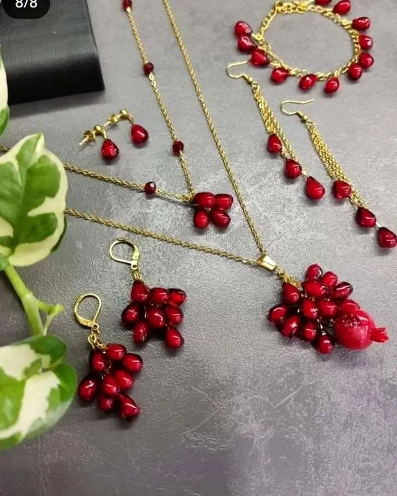 گوشواره یلدایی | 25 گوشواره یلدایی از انار تا هندوانه طلا یا بدلی و کاموایی برای شب چله عروس