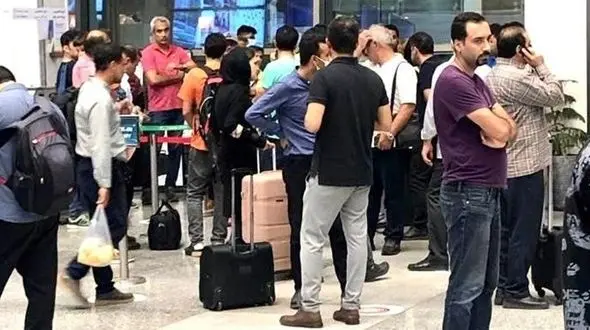 هواپیمای بندرعباس به تهران زمین گیر شد/ معطلی 6 ساعته مسافران ساها در فرودگاه 