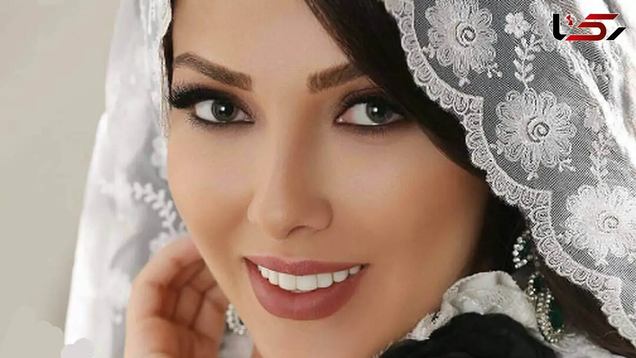 عکس/ نگاهی به مراسم عقد خواهر لیلا اوتادی با داماد فوتبالی و دستیار کی‌روش؛ از سفره عقد ساده و بدون تجملات تا کیک 3 طبقه به شکل چمدان با فیگور عروس دوماد!
