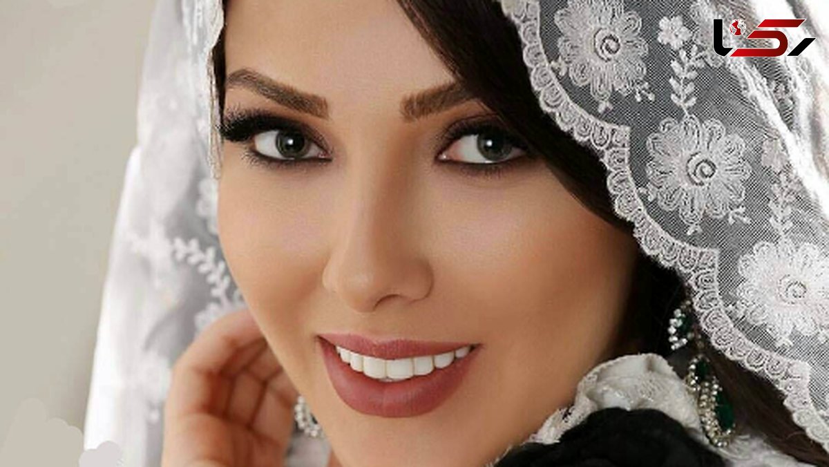 عکس/ نگاهی به مراسم عقد خواهر لیلا اوتادی با داماد فوتبالی و دستیار کی‌روش؛ از سفره عقد ساده و بدون تجملات تا کیک 3 طبقه به شکل چمدان با فیگور عروس دوماد!