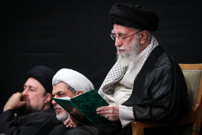 رهبر انقلاب حضرت آیت الله خامنه ای در مراسم بزرگداشت شهدای جنگ تحمیلی اخیر 7-5-1404