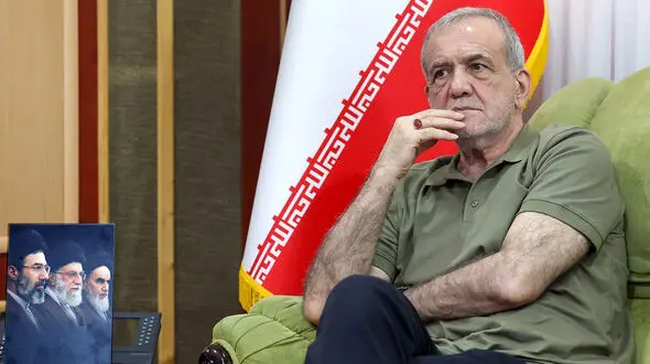 ماجرای این عکس کُت درآوردن پزشکیان چه بود؟