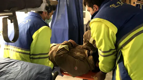 نجات 6 تن از میان شعله های آتش در میدان ولیعصر توسط اورژانس تهران + عکس 