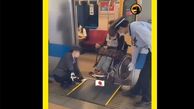فیلم/ احترام ویژه به معلولین در متروی ژاپن 