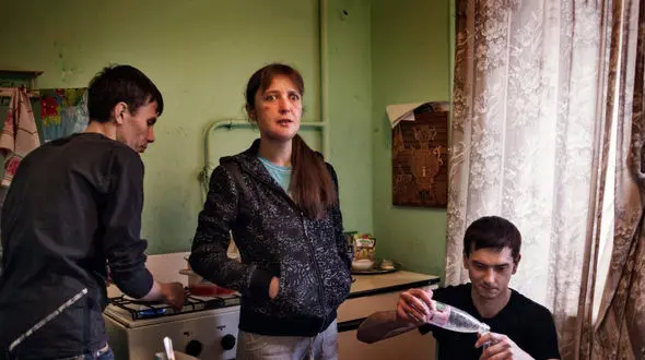 تصاویری وحشتناک از معتادان به ماده مخدر " کروکودیل" (14+)