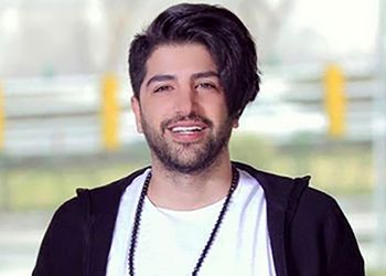 دانلود آواز باشکوه دکاموند و زانیار عشق یعنی / یه جوری عاشقم که با تو حاضرم تا خود ماه برم