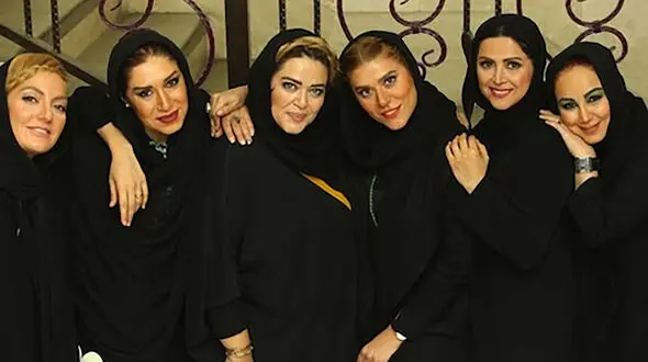 تئاتر بهنوش بختیاری در کنار مهناز افشار