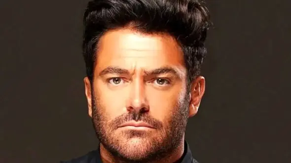 عاشقانه های رضا گلزار برای همسرش آیسان خانوم با قلب قرمز/ چه میزی چیده برای خانوم خانوما + عکس