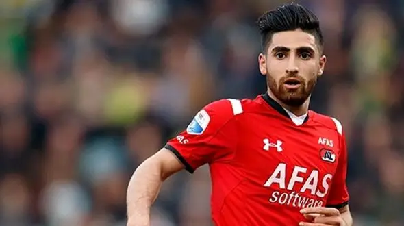 گذر زمان علیرضا جهانبخش؛ از عکس یادگاری داخل اتوبوس تا عکس کنار هواپیمای شخصی / خواستن توانستن است