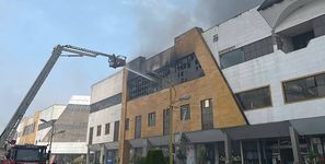 آتش‌سوزی مجتمع ونوس انزلی 6 برابر گسترده‌تر از پلاسکو بود / دما تا ۱۲۰۰ درجه بالا رفت و تیرآهن ها دفرمه شد/ بسته حمایتی مهیا شد + فیلم