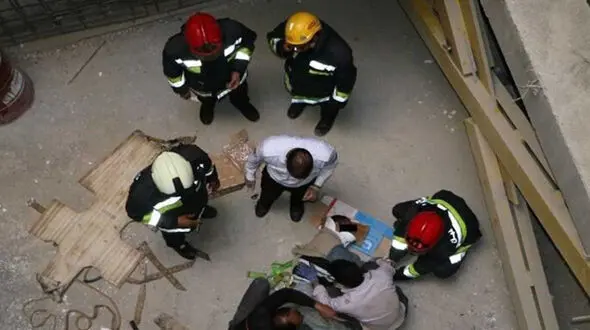 عکس جنازه مرد مراغه ای پای داربست ! / سرنوشتی دردناک
