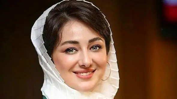 عکس/ چهره نچرال ویدا جوان در لباس عروس منجق دوزی شده/ بی روح و خسته