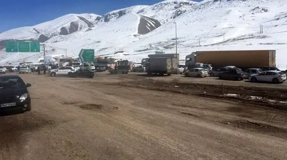 گردنه گدوک فیروزکوه به روی مسافران غیرمازندرانی بسته است