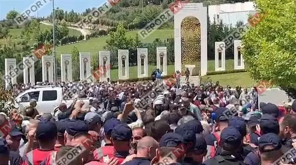 منافقین از آلبانی به کانادا می‌روند