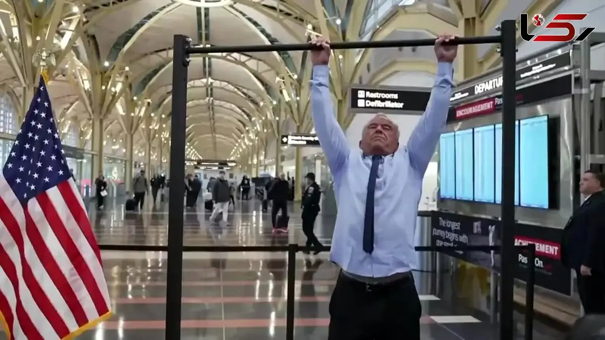 آمادگی بدنی وزیر بهداشت آمریکا در ۷۱ سالگی + فیلم