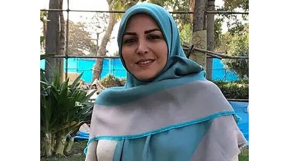 تابلو فرش بزرگ المیرا شریفی مقدم در خانه‌اش با سبک اصالت و دیانت + عکس