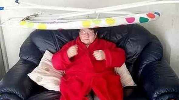 عادت عجیب و غریب پیرزن 70 ساله +عکس