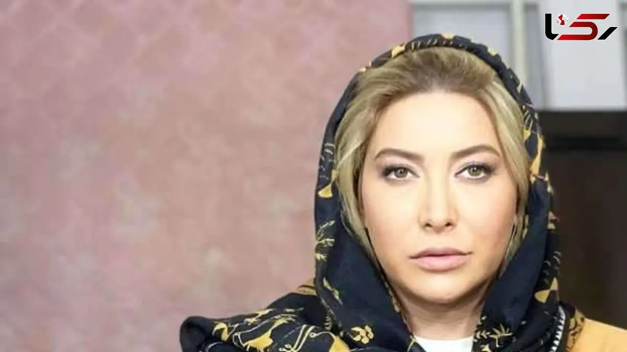 سلفی های فریبا نادری در خانه لاکچری و با صفایش / از اتاق کار شیک و کتابخانه تا نقاشی هنری و گلدان طلایی