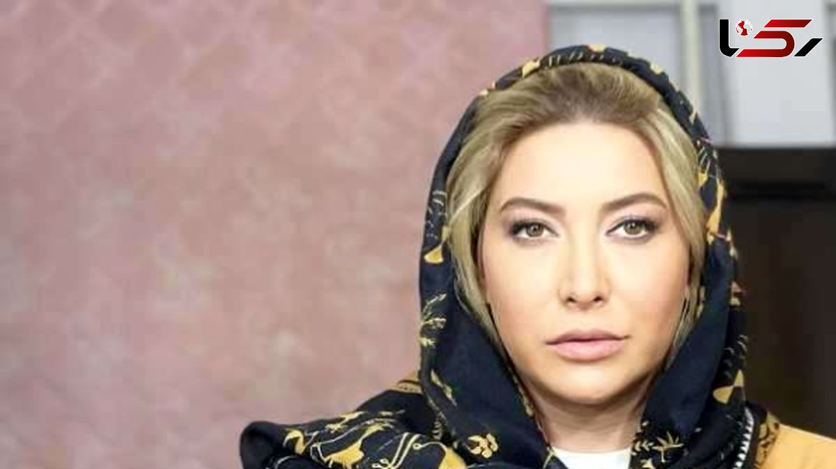 سلفی های فریبا نادری در خانه لاکچری و با صفایش / از اتاق کار شیک و کتابخانه تا نقاشی هنری و گلدان طلایی