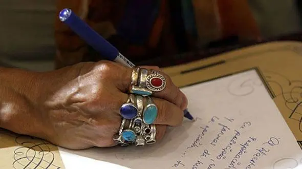 رمال شیطان صفت زن شیرازی را به دام پلید کشاند / در اینستاگرام چه شد ؟