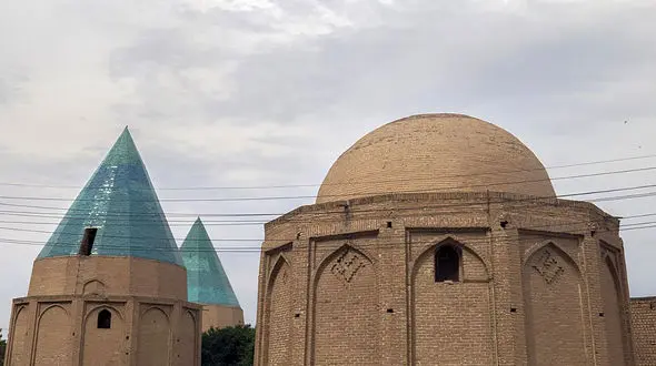 مسافران قم از مقابر گنبد سبز دیدن کنند+ عکس
